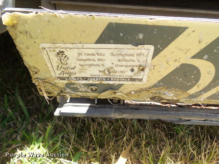 image for item DF0846 2002 GMC Savana G1500  handicap accessible van