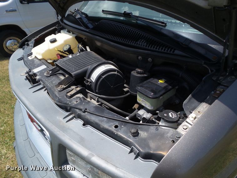 image for item DF0846 2002 GMC Savana G1500  handicap accessible van