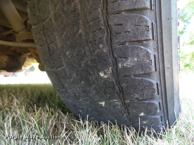 image for item DF0846 2002 GMC Savana G1500  handicap accessible van