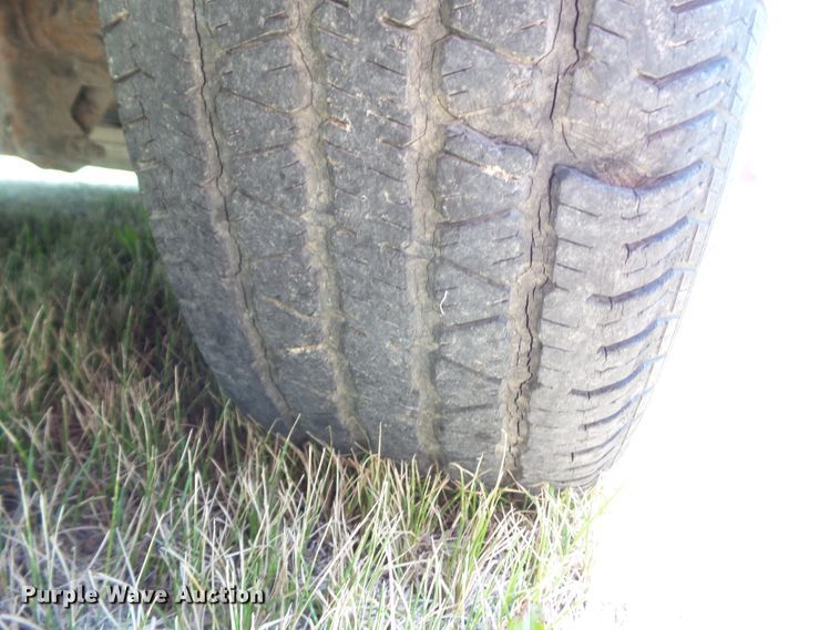 image for item DF0846 2002 GMC Savana G1500  handicap accessible van