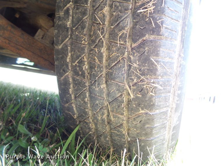 image for item DF0846 2002 GMC Savana G1500  handicap accessible van