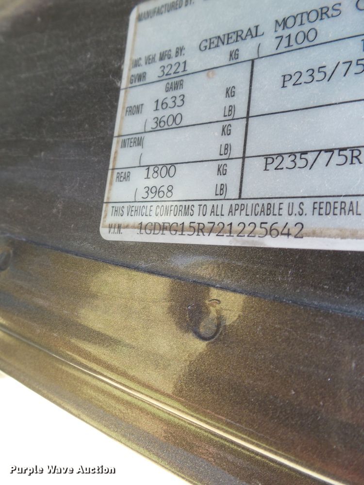 image for item DF0846 2002 GMC Savana G1500  handicap accessible van