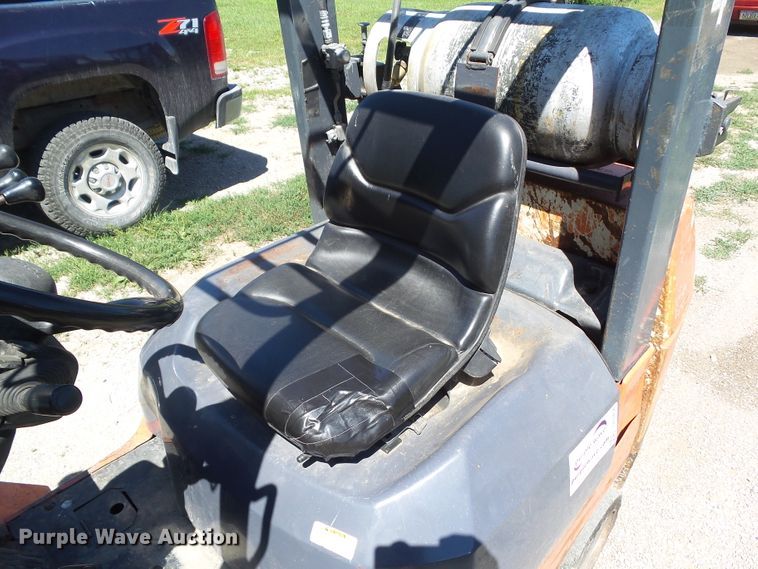 image for item DF0854 2005 Toyota 7FGCU25  forklift