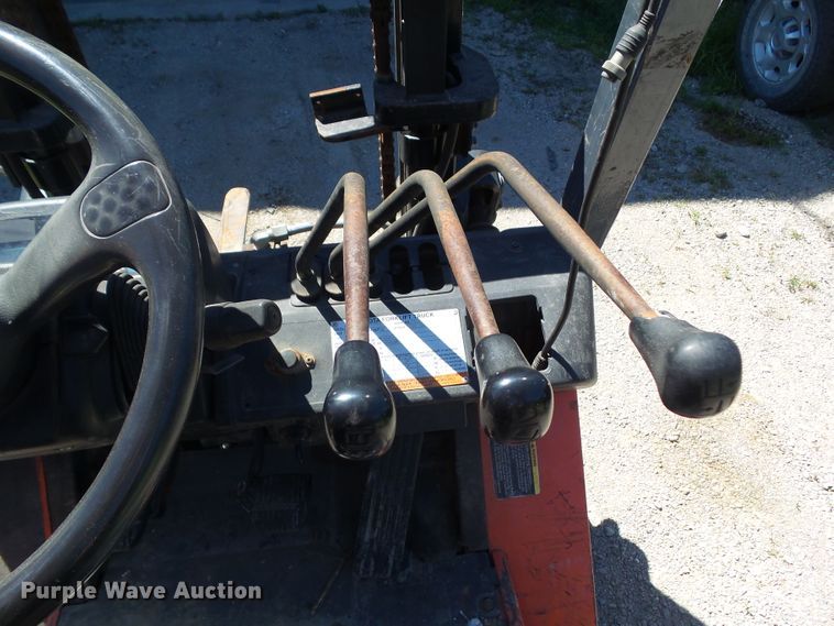 image for item DF0854 2005 Toyota 7FGCU25  forklift