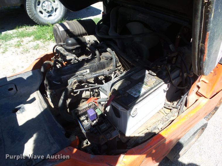 image for item DF0854 2005 Toyota 7FGCU25  forklift