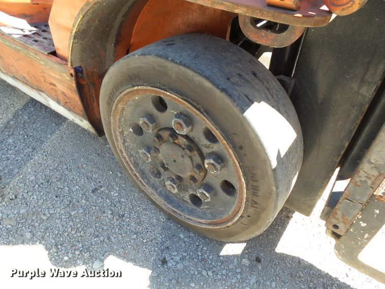 image for item DF0854 2005 Toyota 7FGCU25  forklift