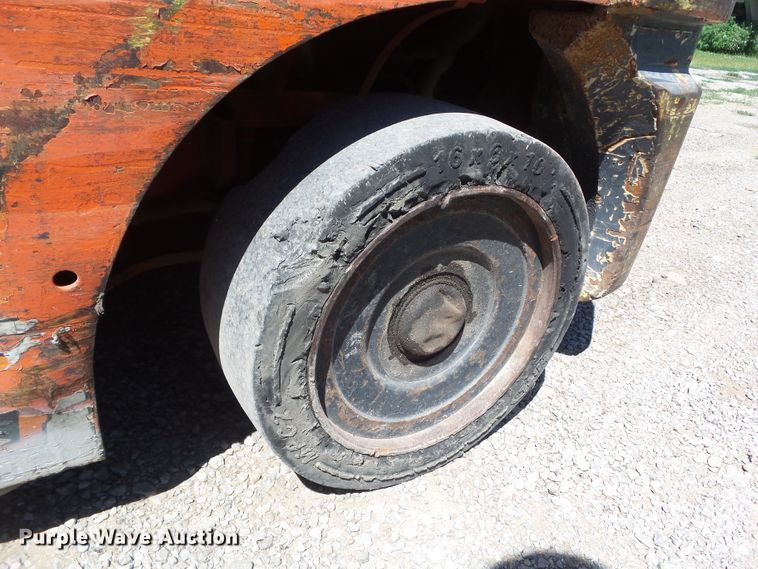 image for item DF0854 2005 Toyota 7FGCU25  forklift