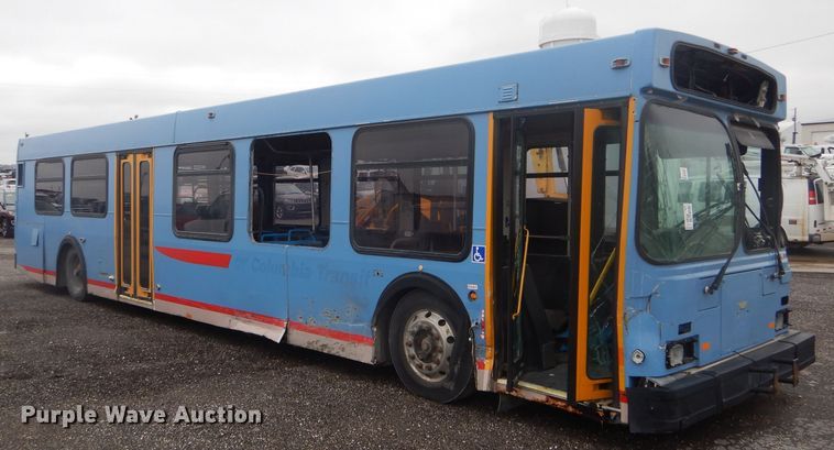 image for item DF3079 2001 New Flyer D40LF shuttle bus