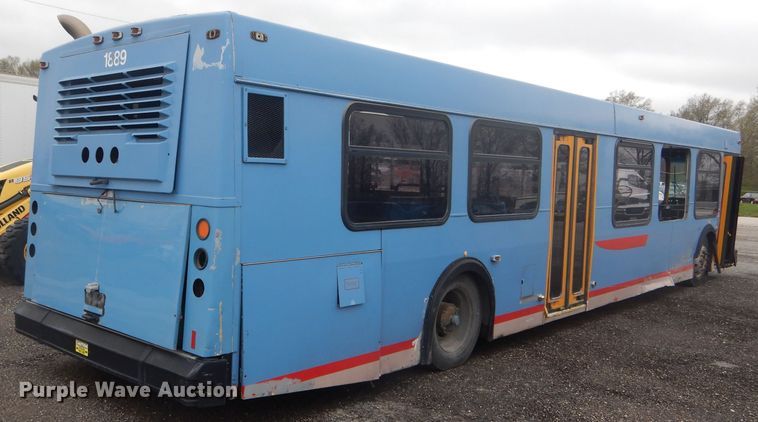 image for item DF3079 2001 New Flyer D40LF shuttle bus