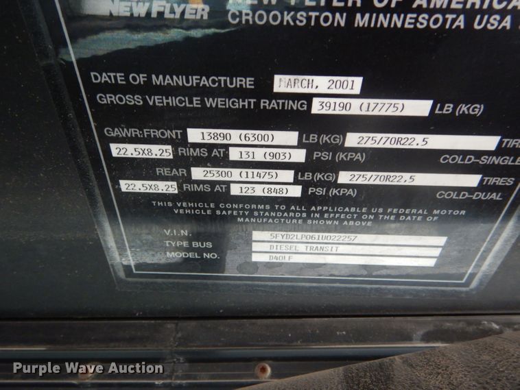 image for item DF3079 2001 New Flyer D40LF shuttle bus