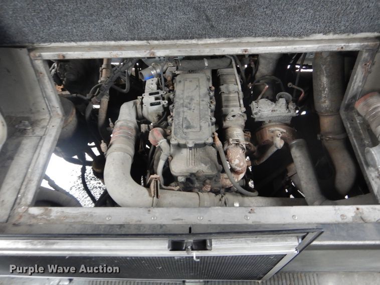 image for item DF3081 2007 Gillig G27D102N4 shuttle bus