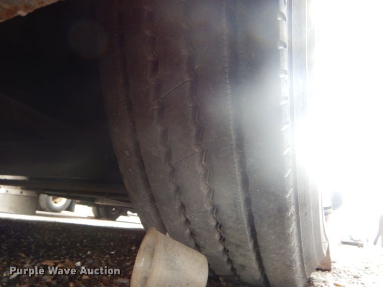 image for item DF3081 2007 Gillig G27D102N4 shuttle bus