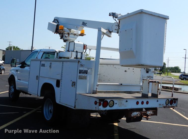 image for item DF4218 2000 Ford F450 Super Duty  bucket truck