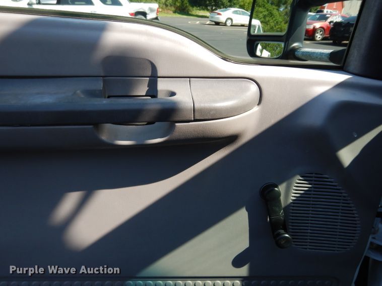 image for item DF4218 2000 Ford F450 Super Duty  bucket truck