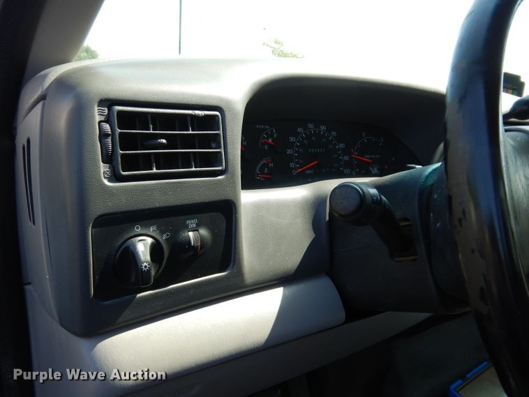 image for item DF4218 2000 Ford F450 Super Duty  bucket truck