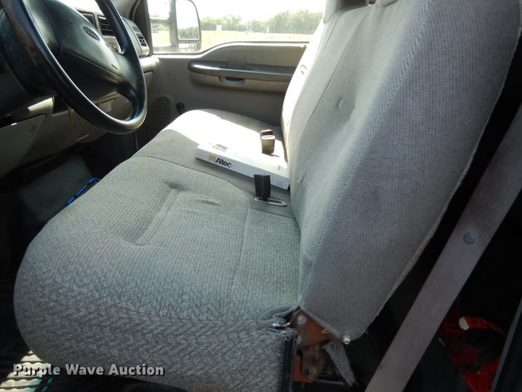 image for item DF4218 2000 Ford F450 Super Duty  bucket truck