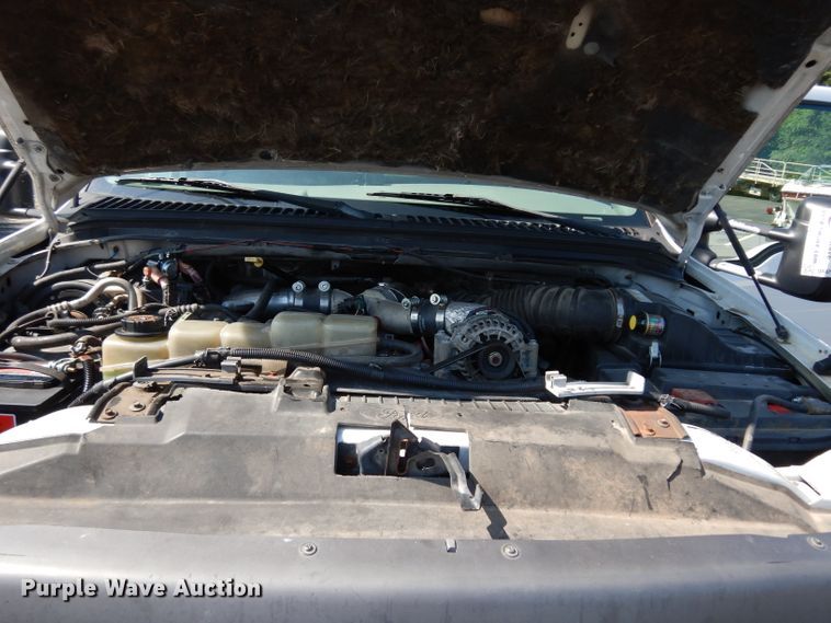 image for item DF4218 2000 Ford F450 Super Duty  bucket truck