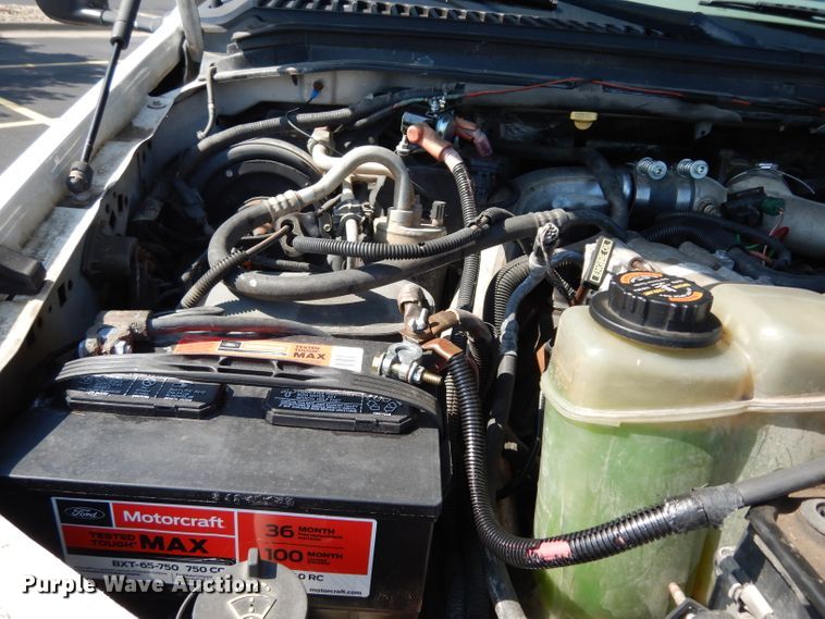 image for item DF4218 2000 Ford F450 Super Duty  bucket truck