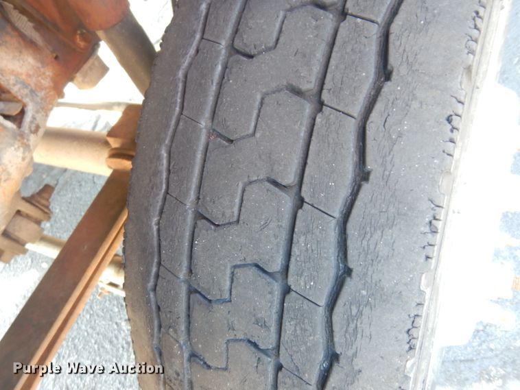 image for item DF4218 2000 Ford F450 Super Duty  bucket truck