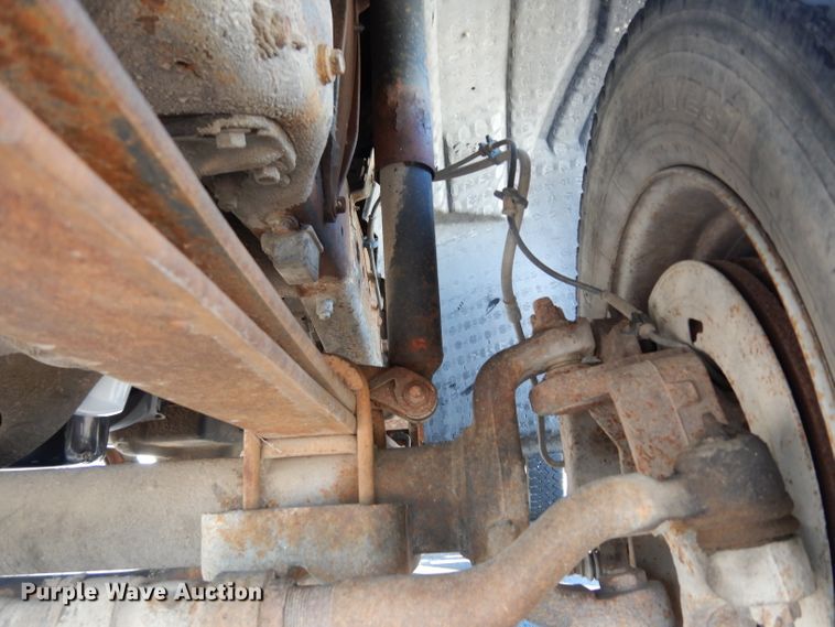 image for item DF4218 2000 Ford F450 Super Duty  bucket truck