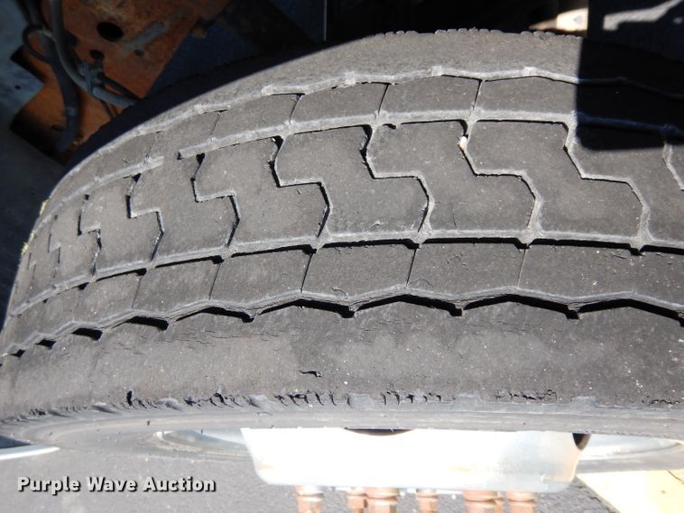 image for item DF4218 2000 Ford F450 Super Duty  bucket truck