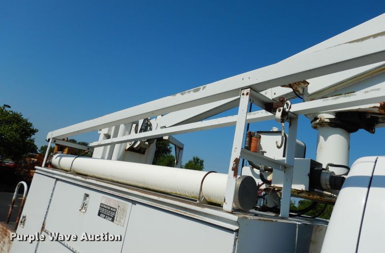 image for item DF4218 2000 Ford F450 Super Duty  bucket truck