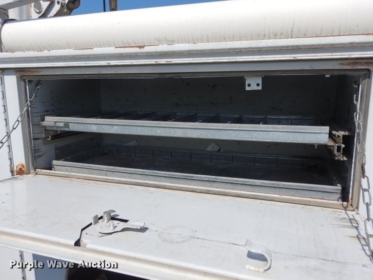 image for item DF4218 2000 Ford F450 Super Duty  bucket truck