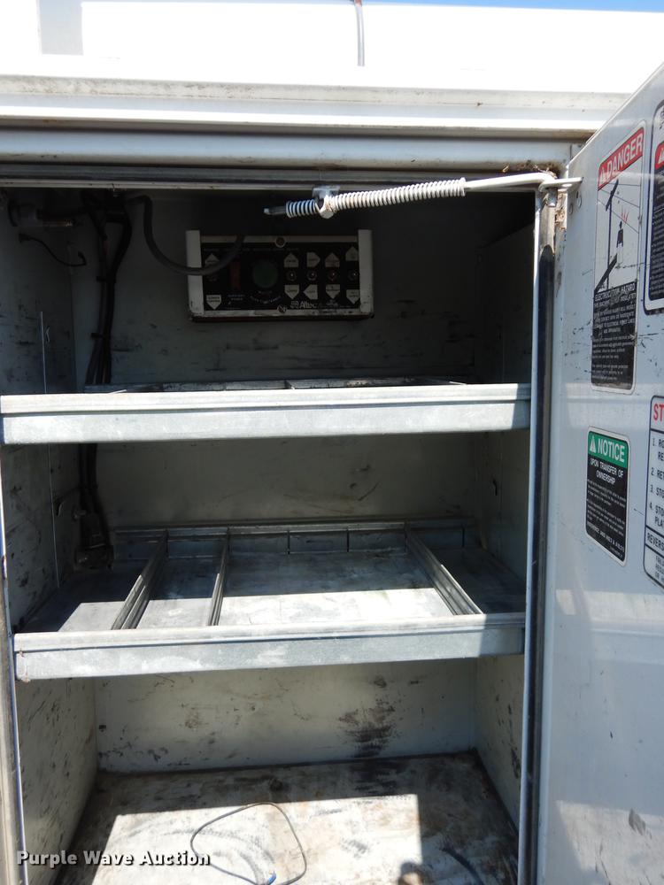 image for item DF4218 2000 Ford F450 Super Duty  bucket truck