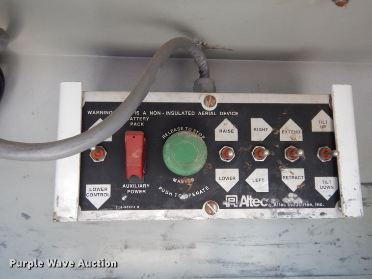 image for item DF4218 2000 Ford F450 Super Duty  bucket truck