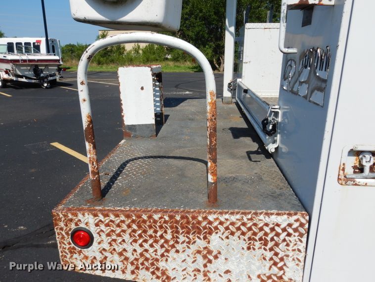 image for item DF4218 2000 Ford F450 Super Duty  bucket truck