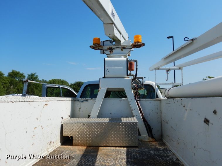 image for item DF4218 2000 Ford F450 Super Duty  bucket truck