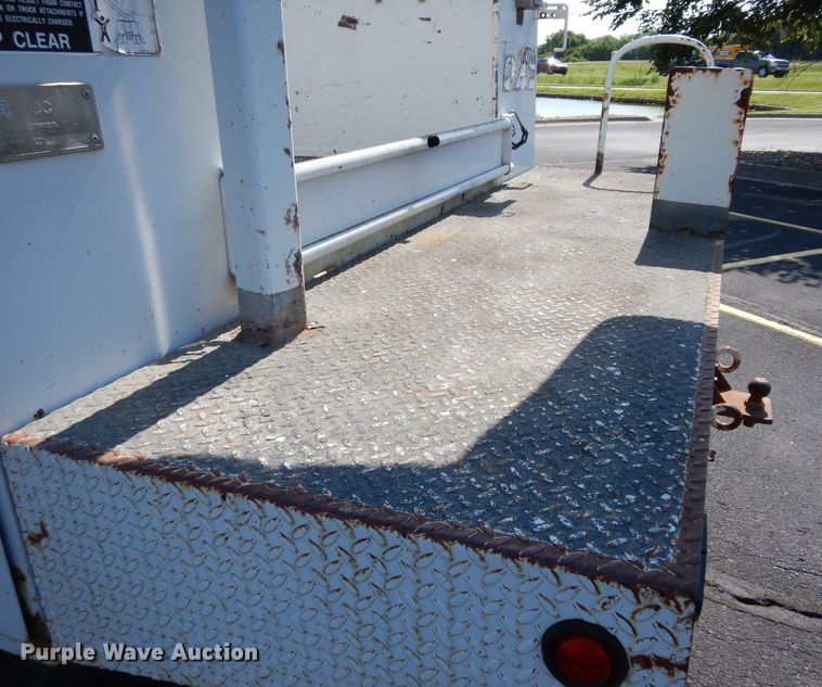 image for item DF4218 2000 Ford F450 Super Duty  bucket truck