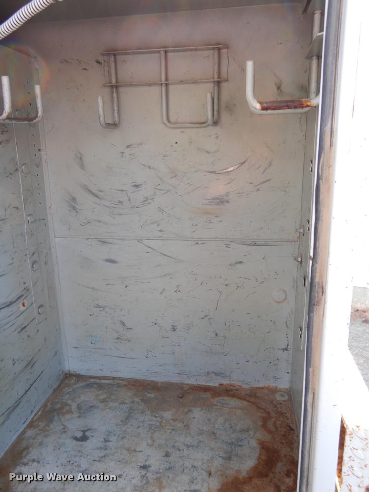 image for item DF4218 2000 Ford F450 Super Duty  bucket truck