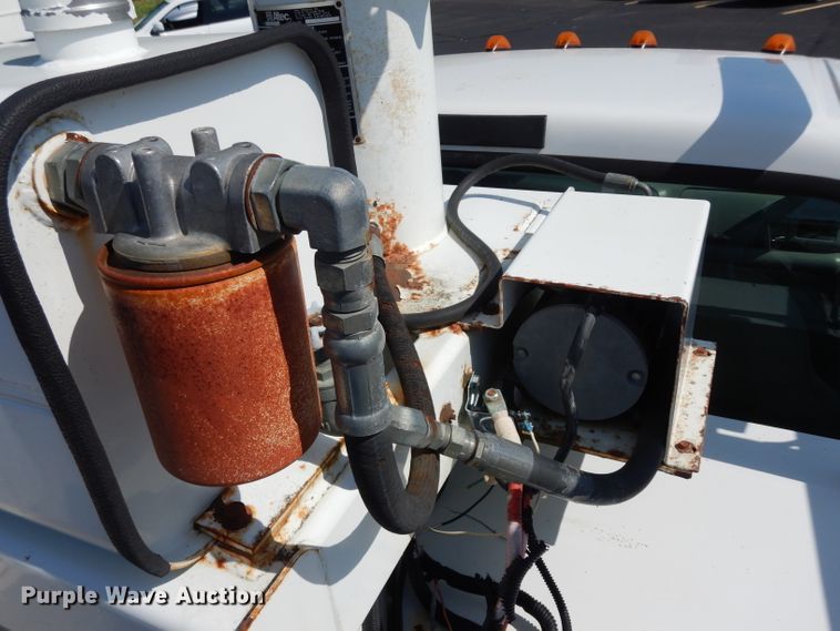 image for item DF4218 2000 Ford F450 Super Duty  bucket truck