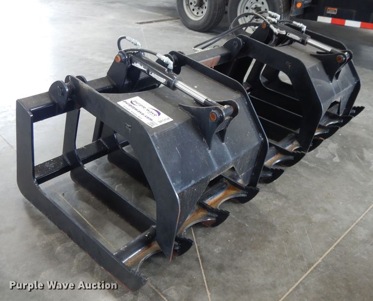 image for item DF5154 80"W skid steer root grapple bucket