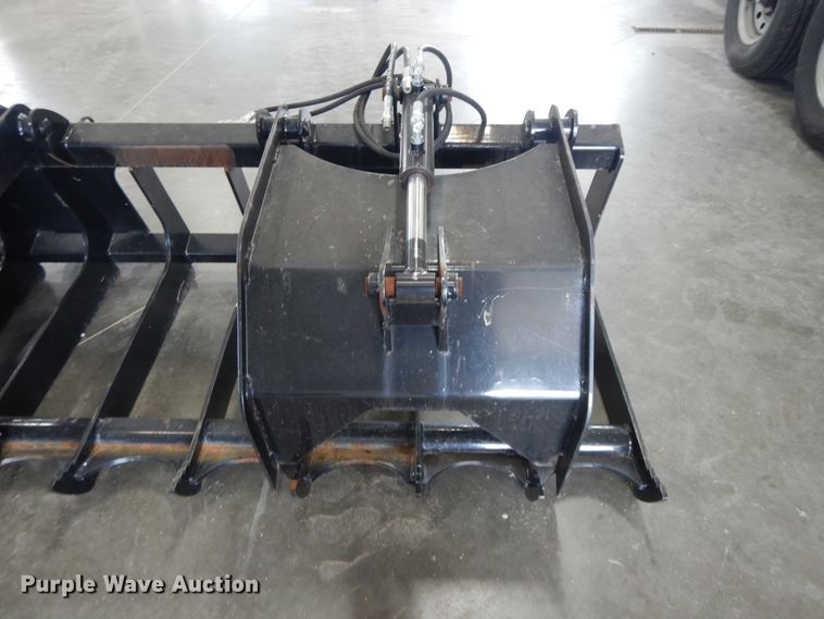 image for item DF5154 80"W skid steer root grapple bucket