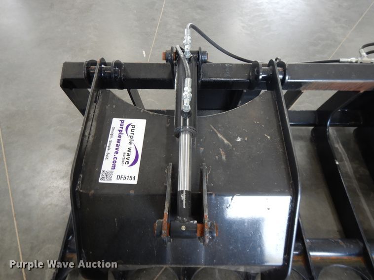 image for item DF5154 80"W skid steer root grapple bucket