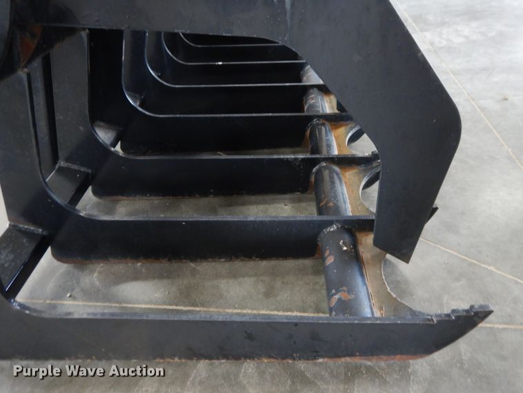 image for item DF5154 80"W skid steer root grapple bucket