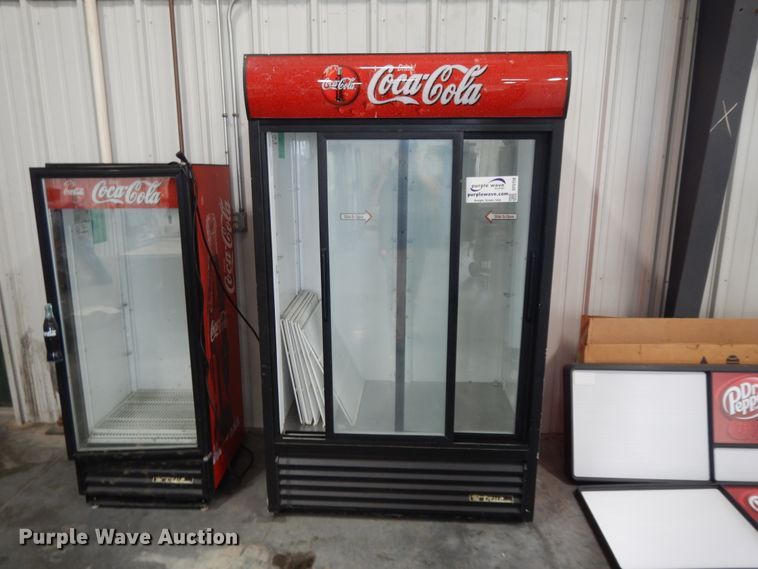 image for item DF5158 (2) True refrigerators