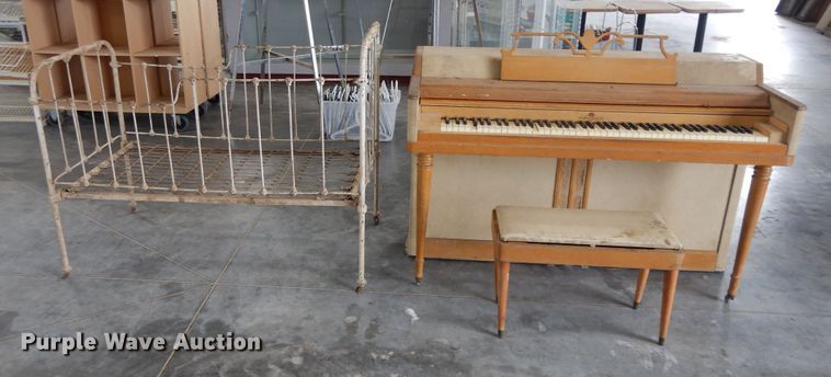 image for item DF5161 Wurlitzer piano
