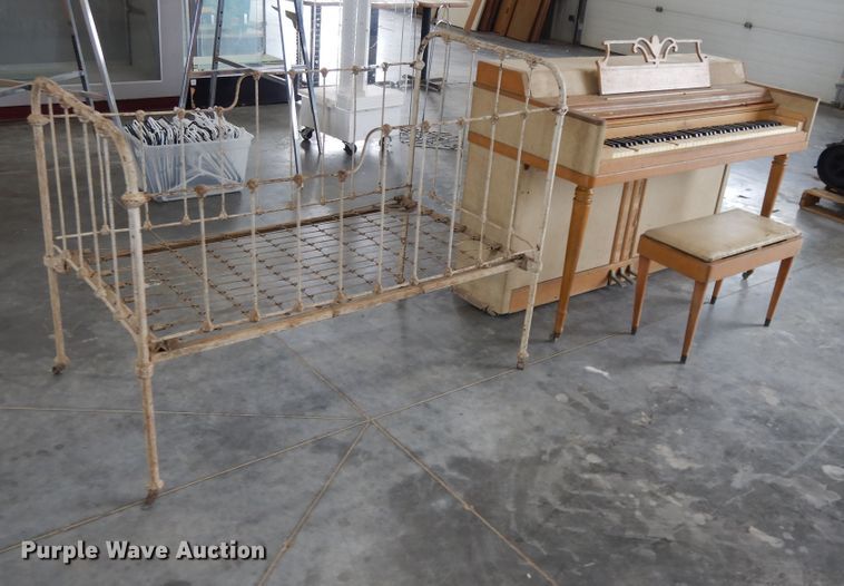 image for item DF5161 Wurlitzer piano