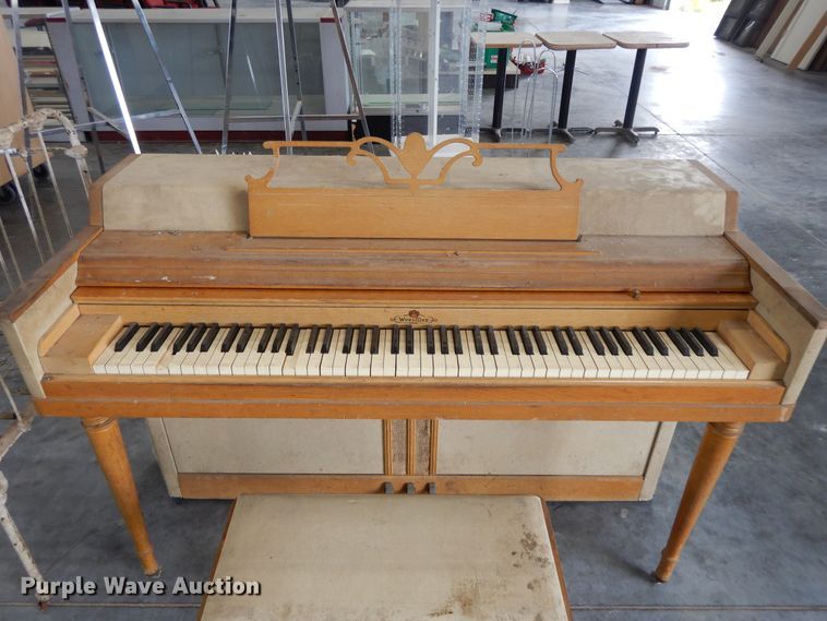 image for item DF5161 Wurlitzer piano