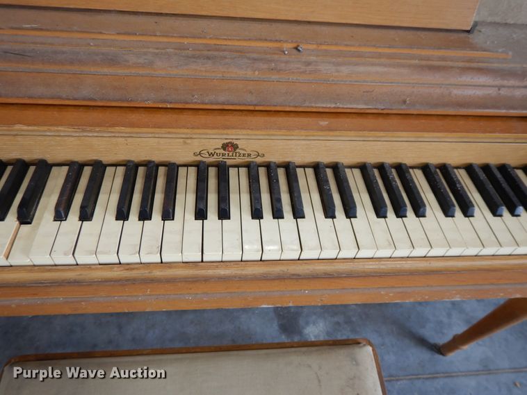 image for item DF5161 Wurlitzer piano