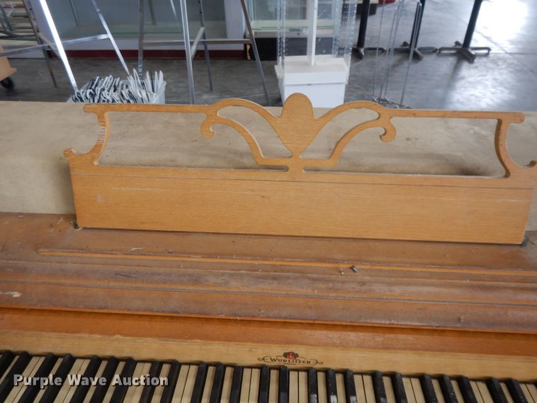 image for item DF5161 Wurlitzer piano
