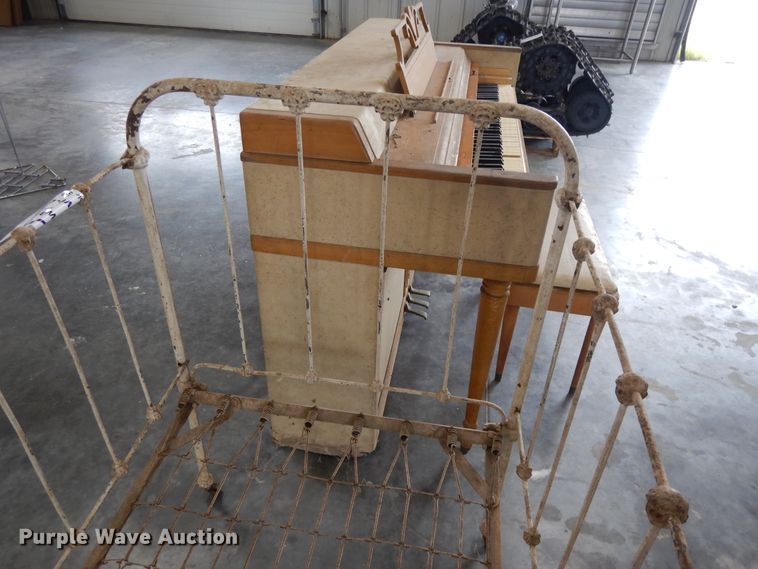 image for item DF5161 Wurlitzer piano