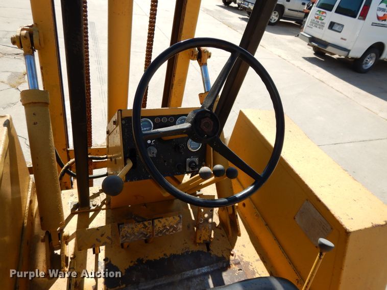 image for item DF5181 Allis Chalmers 705D forklift