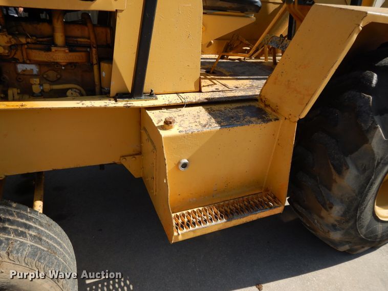 image for item DF5181 Allis Chalmers 705D forklift