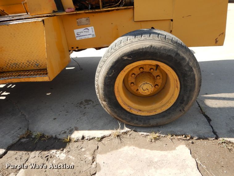 image for item DF5181 Allis Chalmers 705D forklift