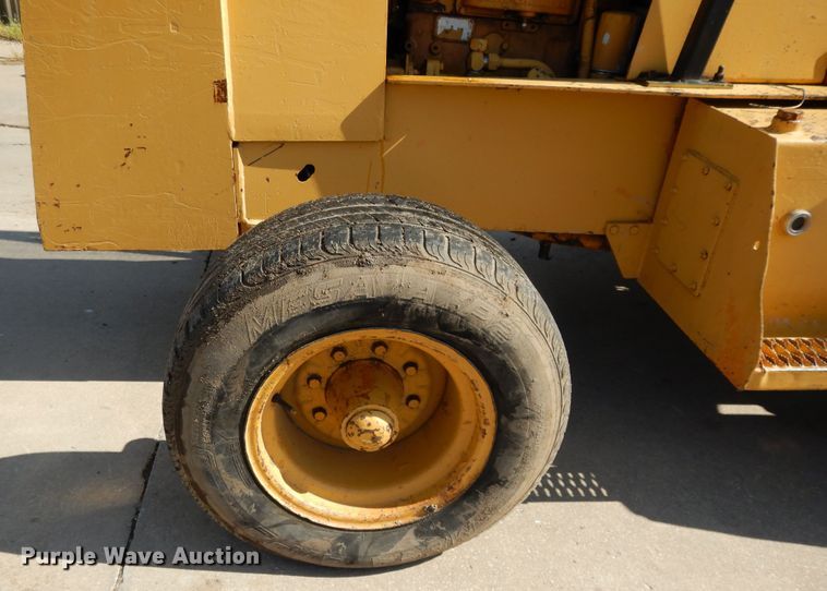 image for item DF5181 Allis Chalmers 705D forklift