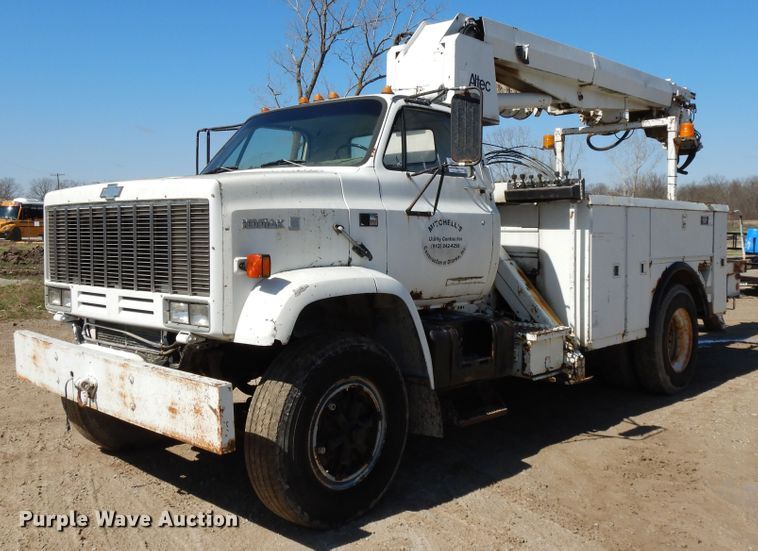 image for item DF6007 1986 Chevrolet C70 digger derrick truck